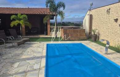 Imagem: A casa em condomínio possui 4 Dormitórios, 3 Banheiros, 3