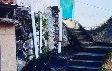 Imagem: A casa possui 2 Dormitórios, 1 Banheiro, Varanda e está localizado