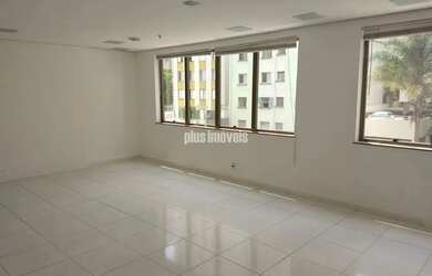 Imagem: O depósito possui 2 Vagas na garagem, 60m² de Área e está