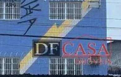 Imagem: O depósito possui 4 Vagas na garagem, 348m² de Área e está