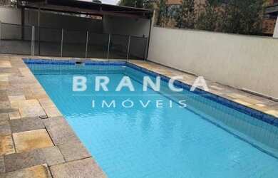 Imagem: A casa possui 4 Dormitórios, 2 Banheiros, 2 Vagas na garagem