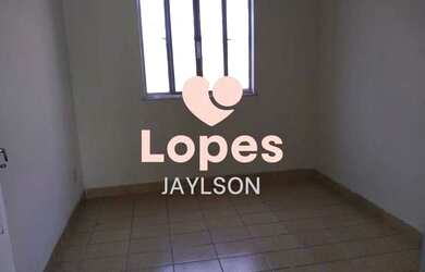 Imagem: A casa possui 3 Dormitórios, 1 Banheiro, 5 Vagas na garagem