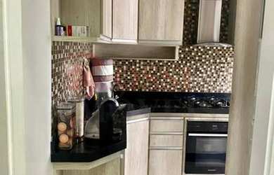 Imagem: O apartamento possui 2 Dormitórios, 1 Banheiro, 1 Vaga na garagem