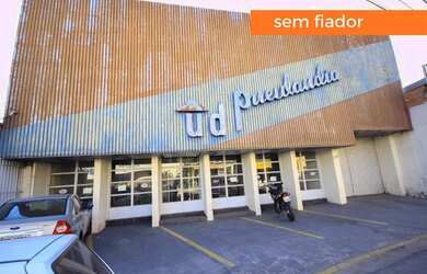 Imagem: O depósito possui 840m² de Área e está localizado em Centro