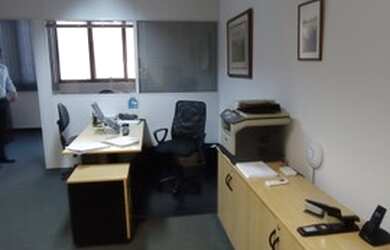 Imagem: O depósito possui 1 Vaga na garagem, 47m² de Área e está