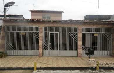 Imagem: A casa possui 3 Dormitórios, 4 Banheiros, 3 Vagas na garagem