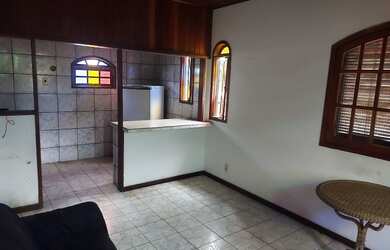 Imagem: A casa possui 2 Dormitórios, 1 Banheiro e está localizado