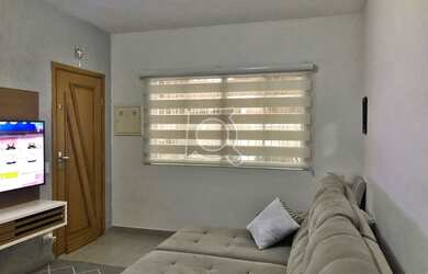 Imagem: A casa possui 2 Dormitórios, 2 Banheiros, 2 Vagas na garagem