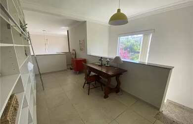 Imagem: A casa em condomínio possui 4 Dormitórios, 4 Banheiros, 320m²