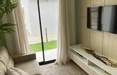 Imagem: A casa possui 2 Dormitórios, 2 Banheiros, 1 Vaga na garagem