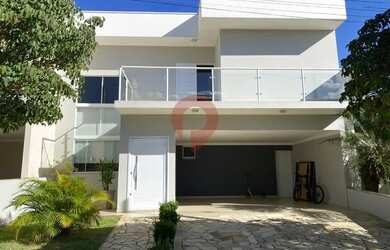 Imagem: A casa em condomínio possui 3 Dormitórios, 4 Banheiros, 2