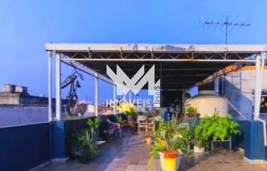 Imagem: A casa possui 3 Dormitórios, 4 Banheiros, 2 Vagas na garagem