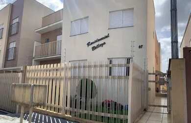 Imagem: O apartamento possui 3 Dormitórios, 1 Banheiro, 2 Vagas na