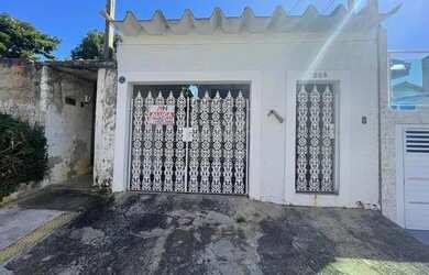 Imagem: A casa possui 2 Dormitórios, 1 Banheiro, 1 Vaga na garagem