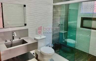 Imagem 12: Casa Padrão em Jundiaí. Churrasqueira, Lareira, 4 Vagas na garageme3...