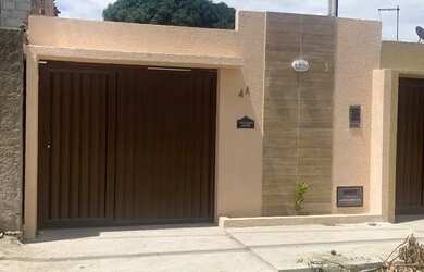 Imagem: A casa possui 2 Dormitórios, 1 Banheiro, 1 Vaga na garagem