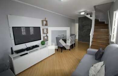 Imagem: A casa possui 3 Dormitórios, 2 Banheiros, 2 Vagas na garagem