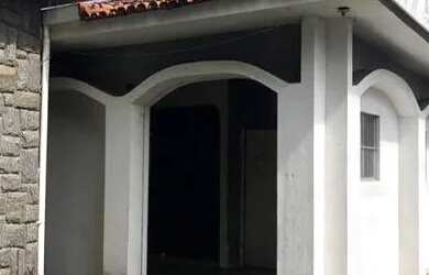 Imagem: A casa possui 4 Dormitórios, 1 Banheiro e 504m² de Área e