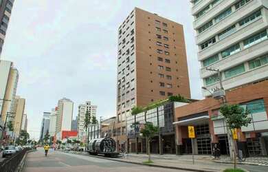 Imagem: O depósito possui 5 Vagas na garagem, 306m² de Área e está