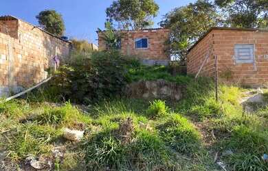 Imagem: O terreno possui 120m² de Área e está localizado em Vila