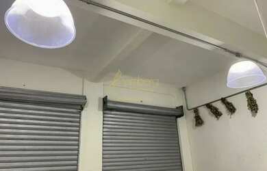 Imagem: O depósito possui 440m² de Área e está localizado em Luz