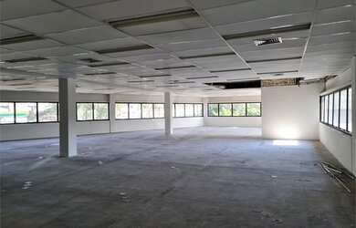 Imagem: O depósito possui 5 Vagas na garagem, 406m² de Área e está