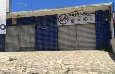 Imagem: O depósito possui 4 Vagas na garagem, 150m² de Área e está