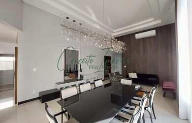 Imagem: A casa em condomínio possui 3 Dormitórios, 4 Banheiros, 4