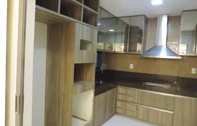 Imagem: A casa possui 3 Dormitórios, 3 Banheiros, 3 Vagas na garagem