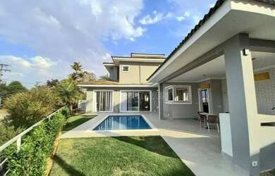 Imagem: A casa em condomínio possui 3 Dormitórios, 5 Banheiros, 4