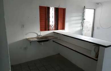 Imagem: A casa possui 2 Dormitórios, 1 Banheiro e está localizado