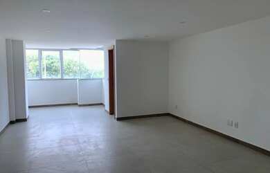 Imagem: O depósito possui 2 Vagas na garagem, 40m² de Área e está