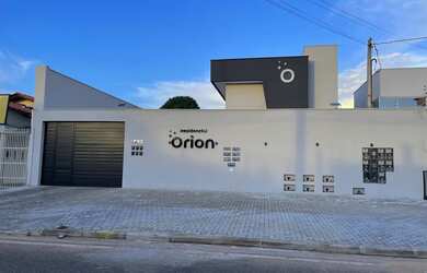 Imagem: A kitnet possui 2 Dormitórios, 1 Banheiro, 1 Vaga na garagem