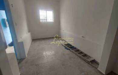 Imagem: O depósito possui 90m² de Área e está localizado em Água