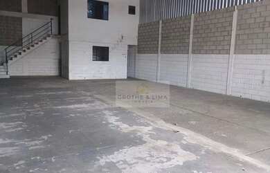 Imagem: O depósito possui 4 Vagas na garagem, 210m² de Área e está