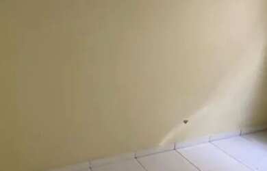 Imagem: A casa possui 1 Dormitório e 1 Banheiro e está localizado