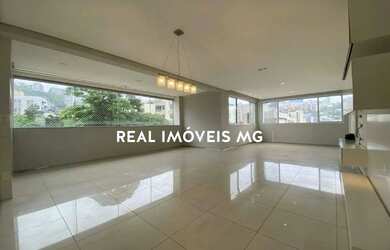 Imagem: O apartamento possui 4 Dormitórios, 3 Banheiros, 4 Vagas na