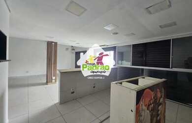 Imagem: O depósito possui 3 Vagas na garagem, 140m² de Área e está