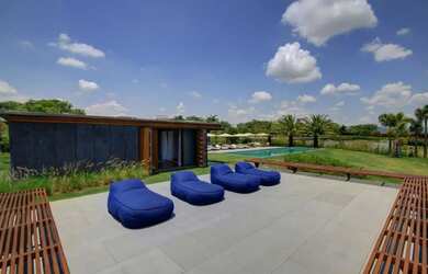 Imagem: A casa em condomínio possui 5 Dormitórios, 5 Banheiros, 4