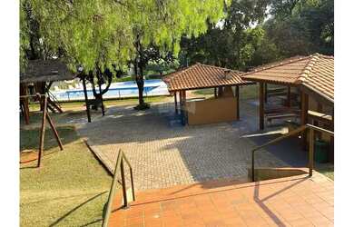 Imagem: A casa em condomínio possui 4 Dormitórios, 3 Banheiros, 2