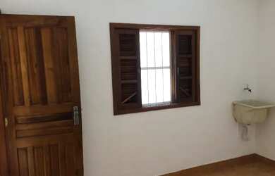 Imagem: O quarto está localizado em Areia Branca, Santos para alugar