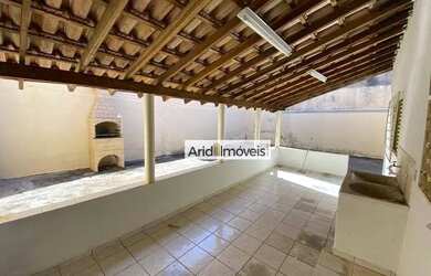 Imagem: A casa para alugar possui 3 Dormitórios, 1 Banheiro, 2 Vagas