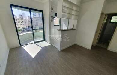 Imagem: O apartamento possui 1 Dormitório, 1 Banheiro, 1 Vaga na garagem