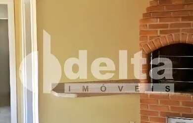 Imagem: A casa possui 3 Dormitórios, 4 Banheiros, 4 Vagas na garagem