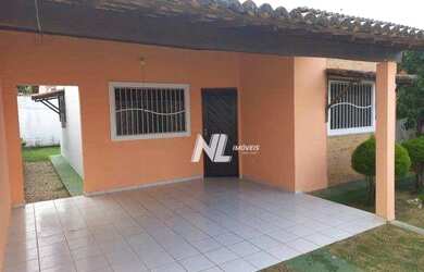 Imagem: A casa possui 2 Dormitórios, 2 Banheiros, 2 Vagas na garagem