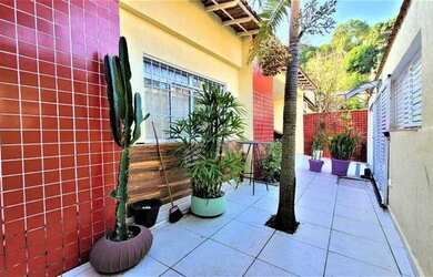 Imagem: A casa à venda possui 3 Dormitórios, 2 Banheiros, 2 Vagas