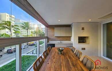 Imagem: O apartamento possui 4 Dormitórios, 1 Banheiro, 2 Vagas na