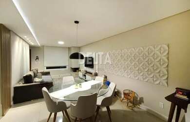 Imagem: A casa possui 2 Dormitórios, 1 Banheiro, 3 Vagas na garagem