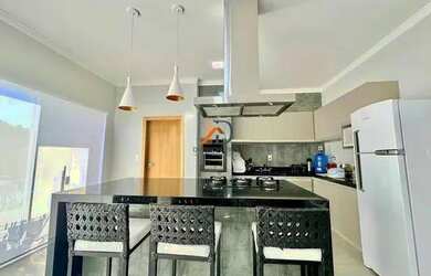 Imagem: A casa em condomínio possui 3 Dormitórios, 5 Banheiros, 4