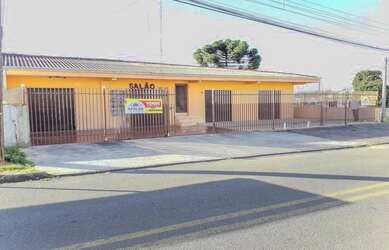 Imagem: O depósito possui 2 Vagas na garagem, 400m² de Área e está